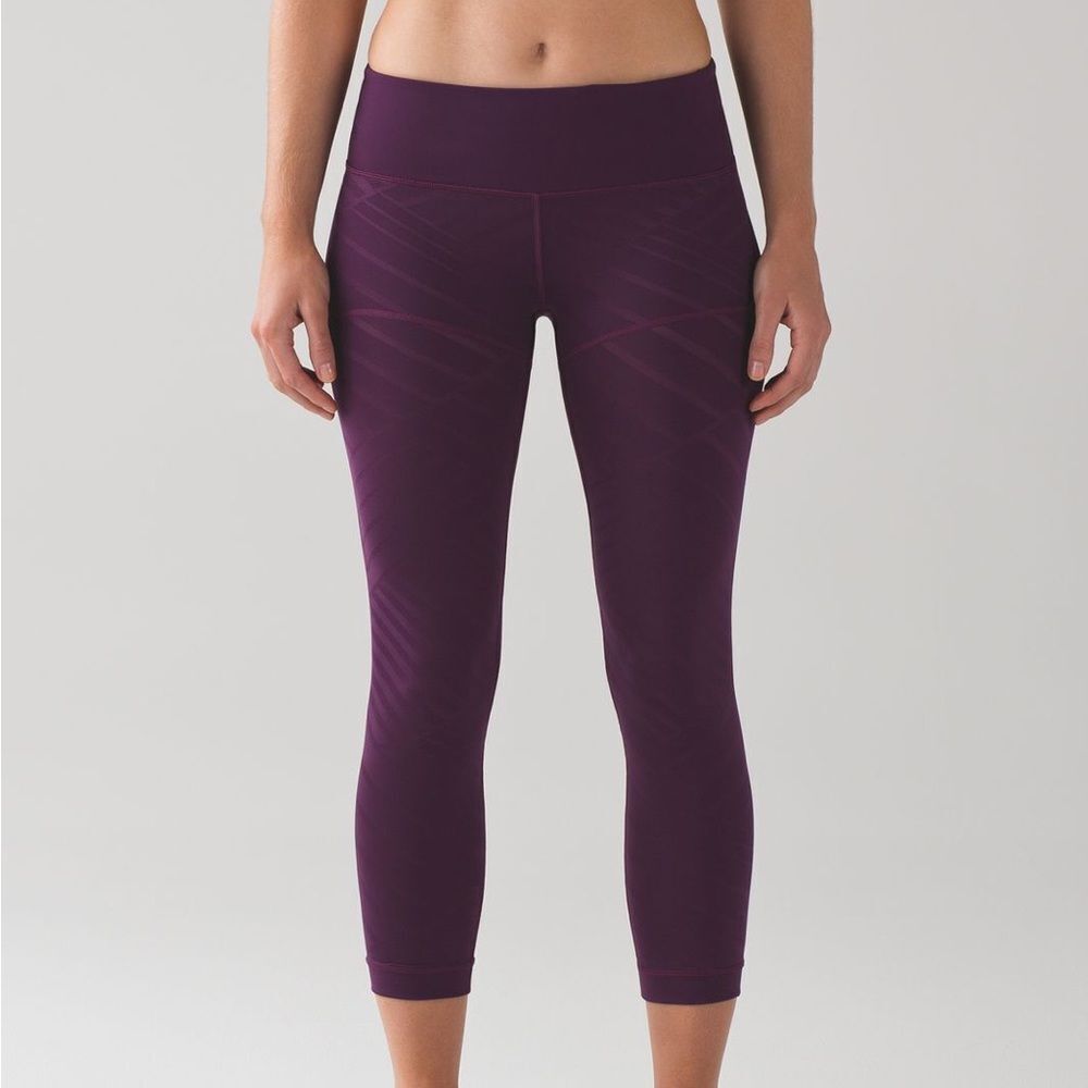Lululemon Hot Like Agni Crop (23") Darkest Magenta